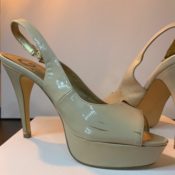 Guess Heels in a size 9 Tan - Picture 4 of 7